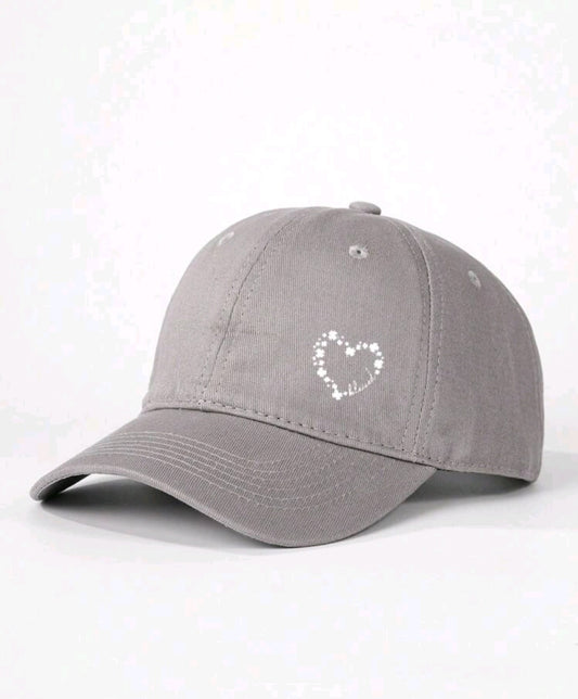Hat with a peak "Love accent"