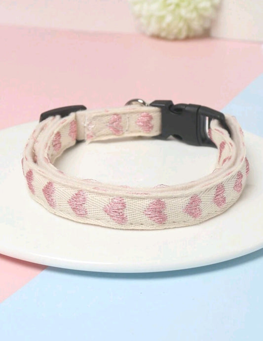 Collar for puppies decorated with hearts
