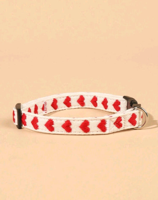 Collar for puppies decorated with hearts