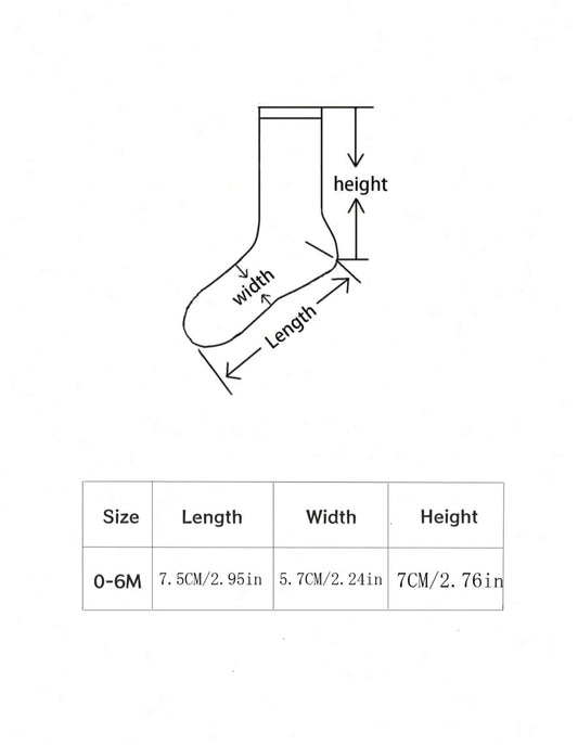 Set of baby socks "Mama" and "Papa" decorated with hearts