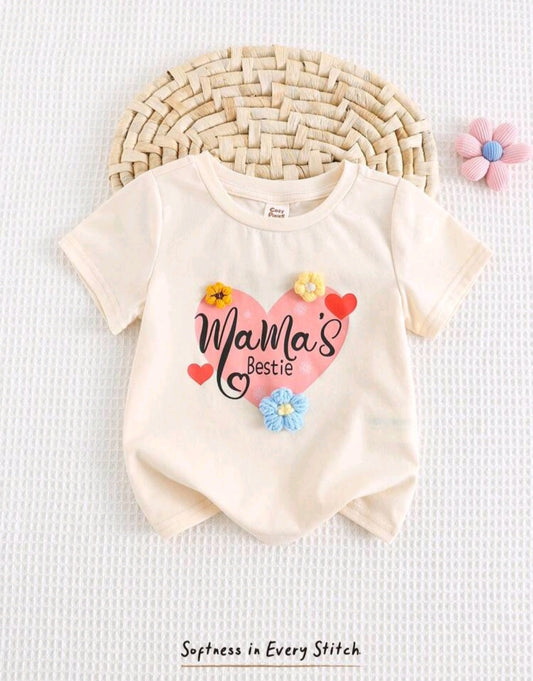 Cream colored T-shirt "Mama's Bestie" 💕🌸