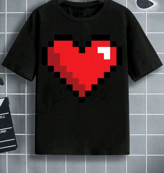 Black T-shirt with a red heart – simple, but with emotion ❤️🖤