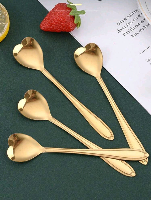 Золотые ложки в форме сердца — маленькие детали, которые производят большое впечатление ✨💛