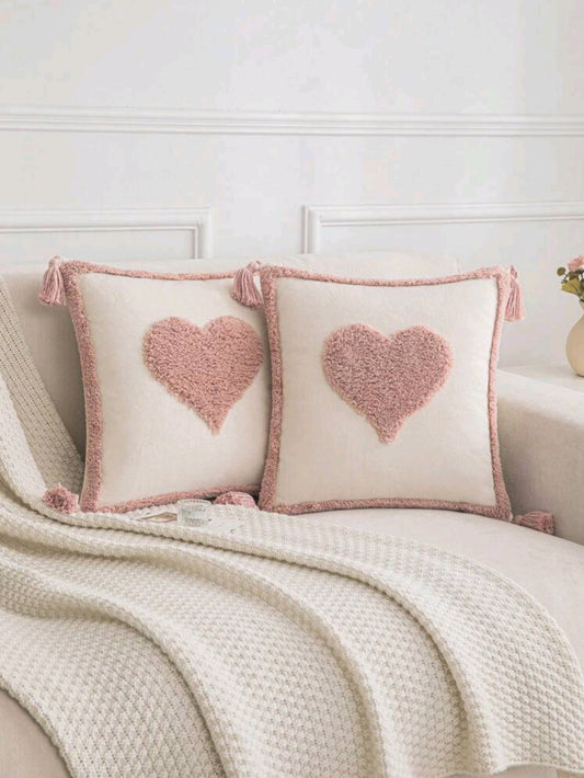 Plush cushion covers with hearts and tassels - comfort and style for your home 💖✨