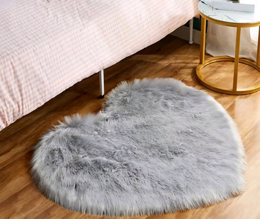 Heart-shaped rugs – a comfort you want to touch 💖
