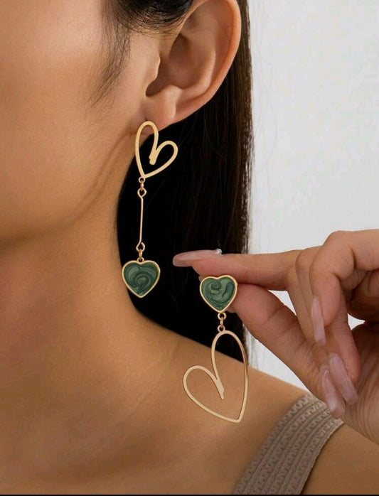 Стильные висячие серьги с акцентом на два сердца 💖