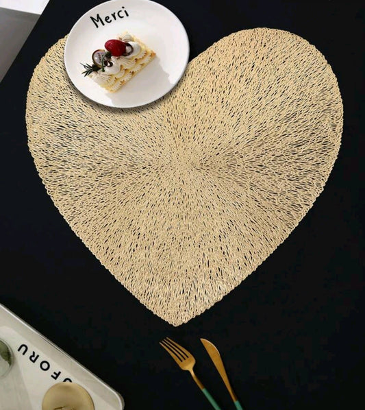 ❤️ Heart-shaped placemats for plates – for a table filled with love and charm! ✨