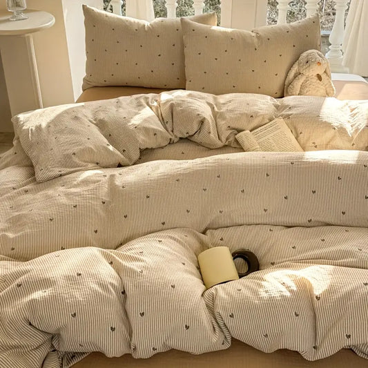 Bedding set with hearts made of polyester