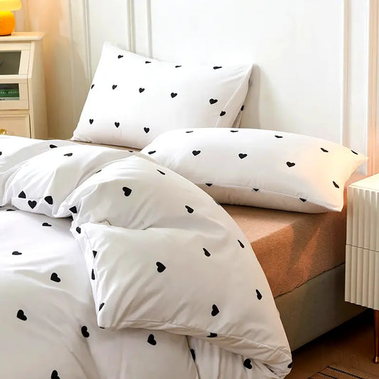 Solid color bedding set with heart pattern made of polyester