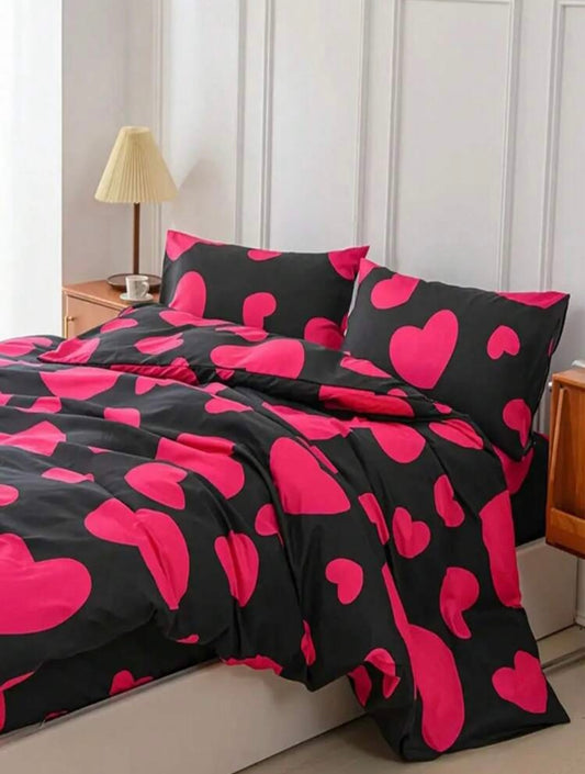 Romantic black bedding with pink hearts