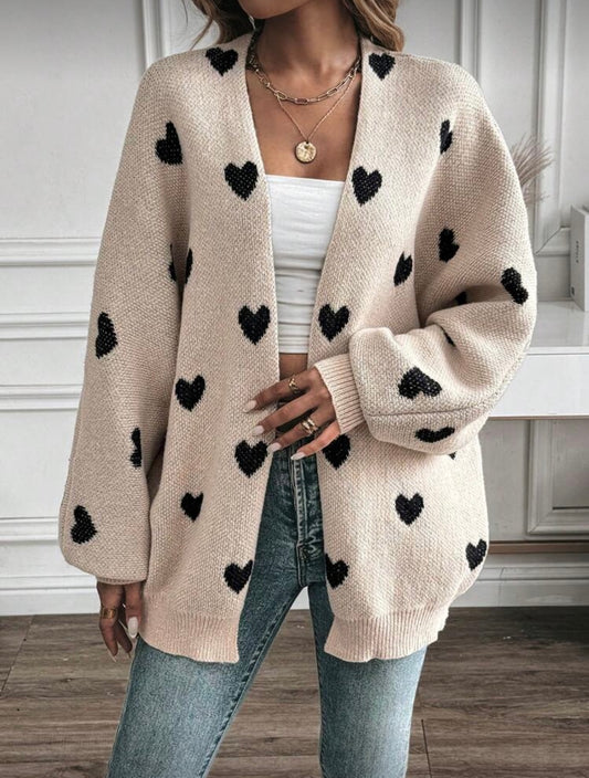Moteriškas megztas kardiganas su širdelių raštu