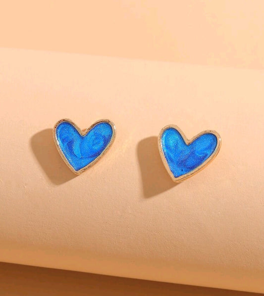 Нежные и элегантные серьги в форме сердца