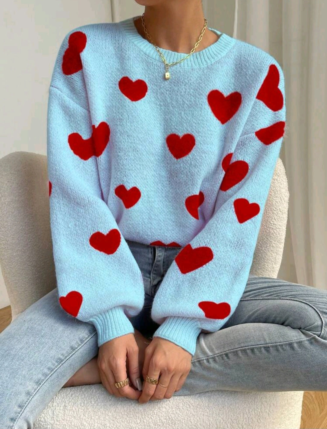Женский свитер «Душевный» — когда стиль говорит от сердца 💖🧶