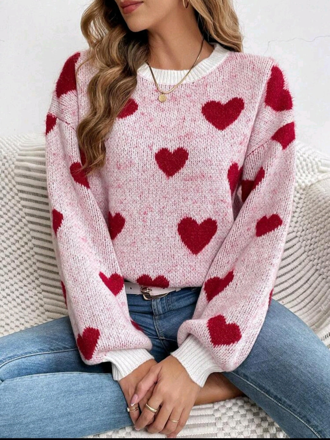 Женский свитер «Душевный» — когда стиль говорит от сердца 💖🧶