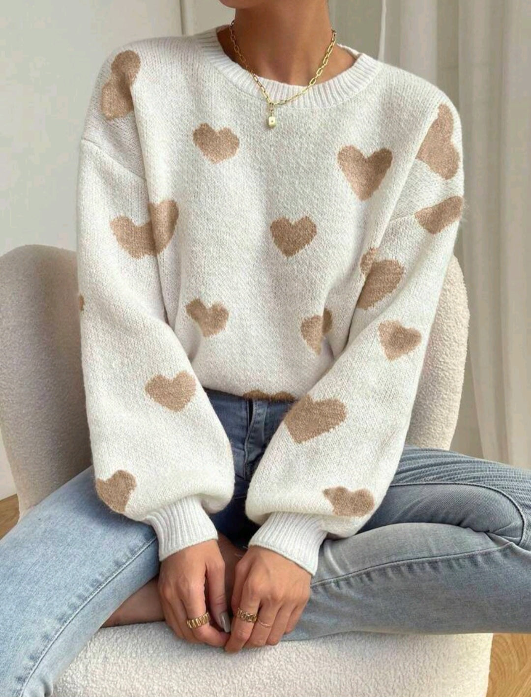 Женский свитер «Душевный» — когда стиль говорит от сердца 💖🧶