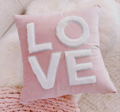 Мягкие наволочки «LOVE» и «Hearts» — тепло и любовь для вашего дома 💖