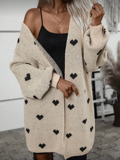 Ilgas moteriškas kardiganas su širdelių raštu