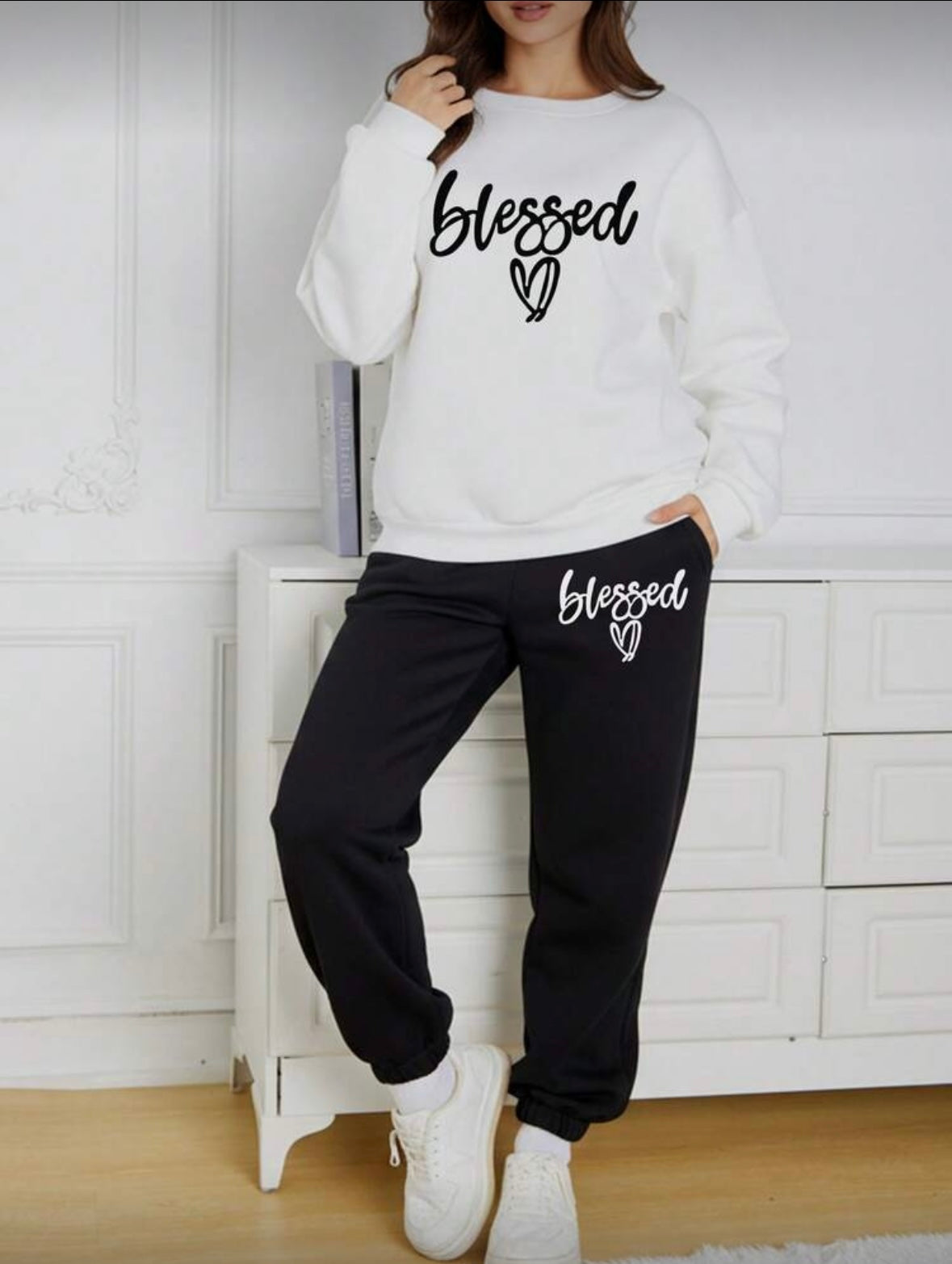 Dviejų dalių laisvalaikio kostiumas „Blessed“