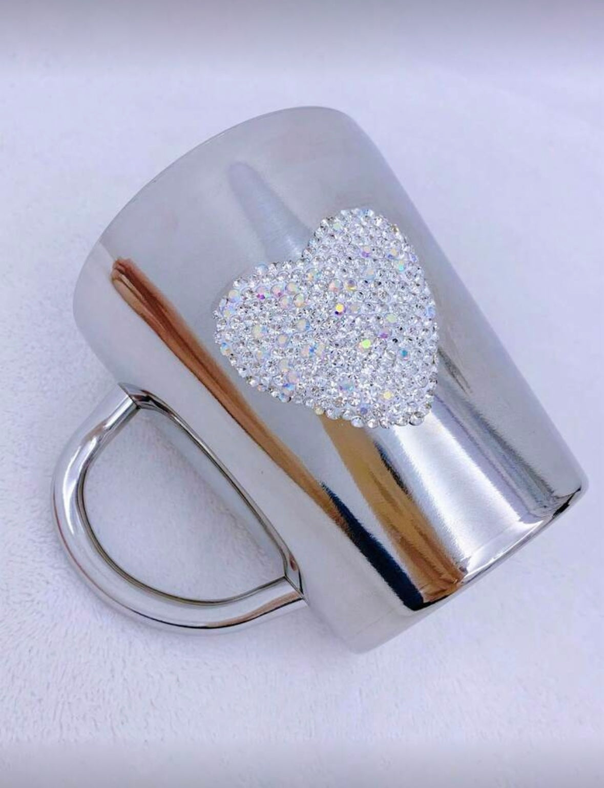 Prabangus nerūdijančio plieno puodelis su kristaline širdimi