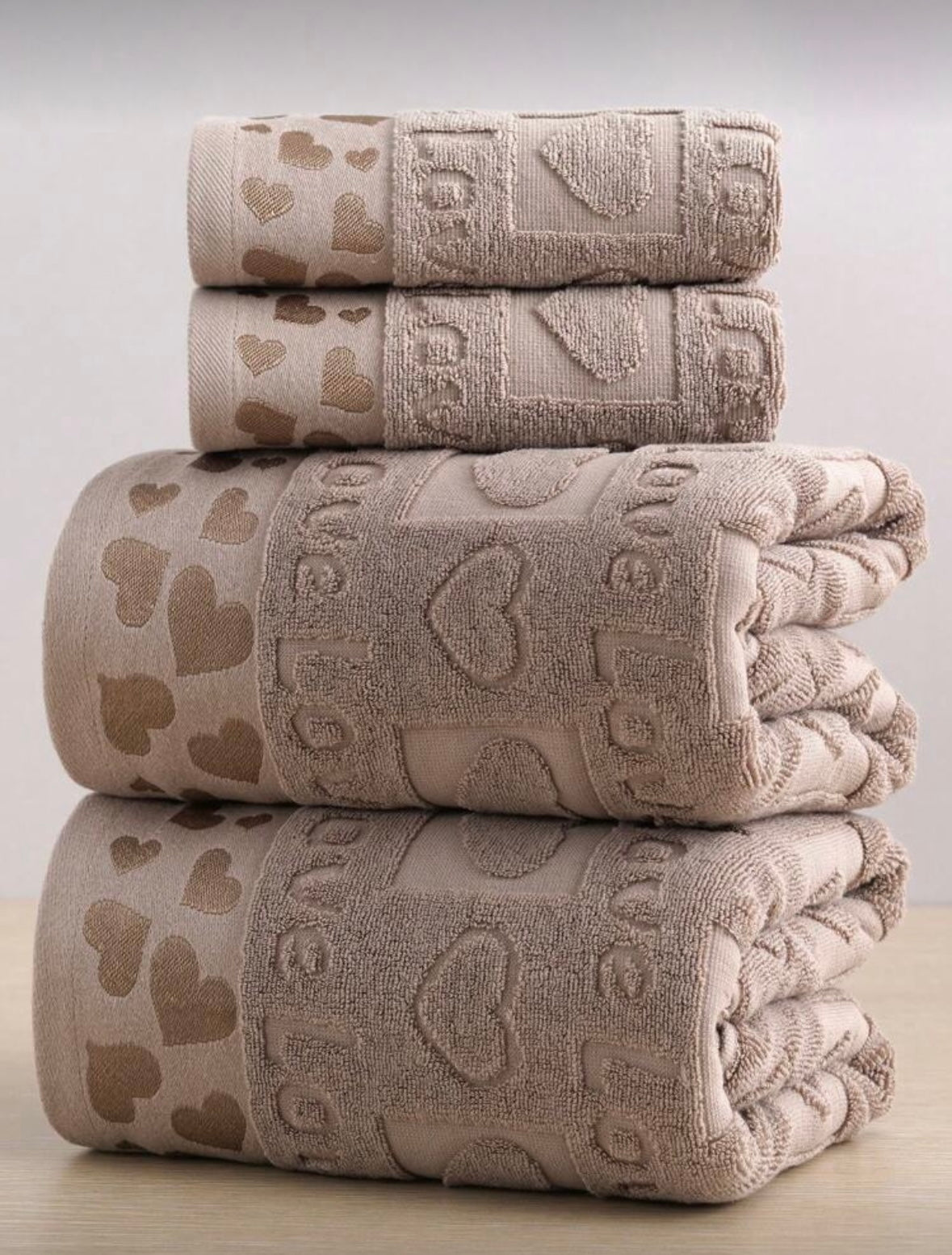 Комплект полотенец с узорами «Любовь» и сердечками