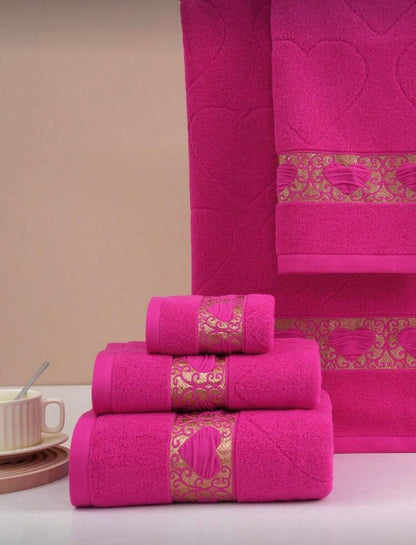 Prabangus rankšluosčių rinkinys su dekoratyviniu raštu