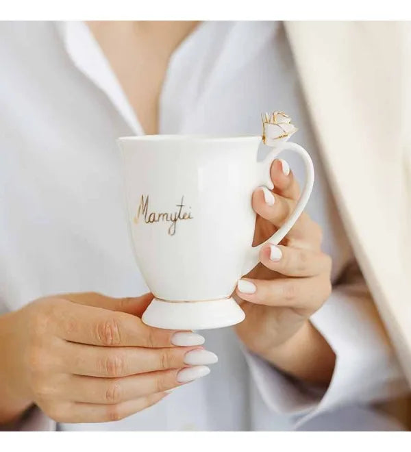 Porcelianinis puodelis Mamytei