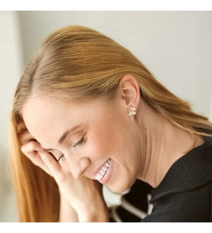 „Balti drugeliai” porceliano auskarai