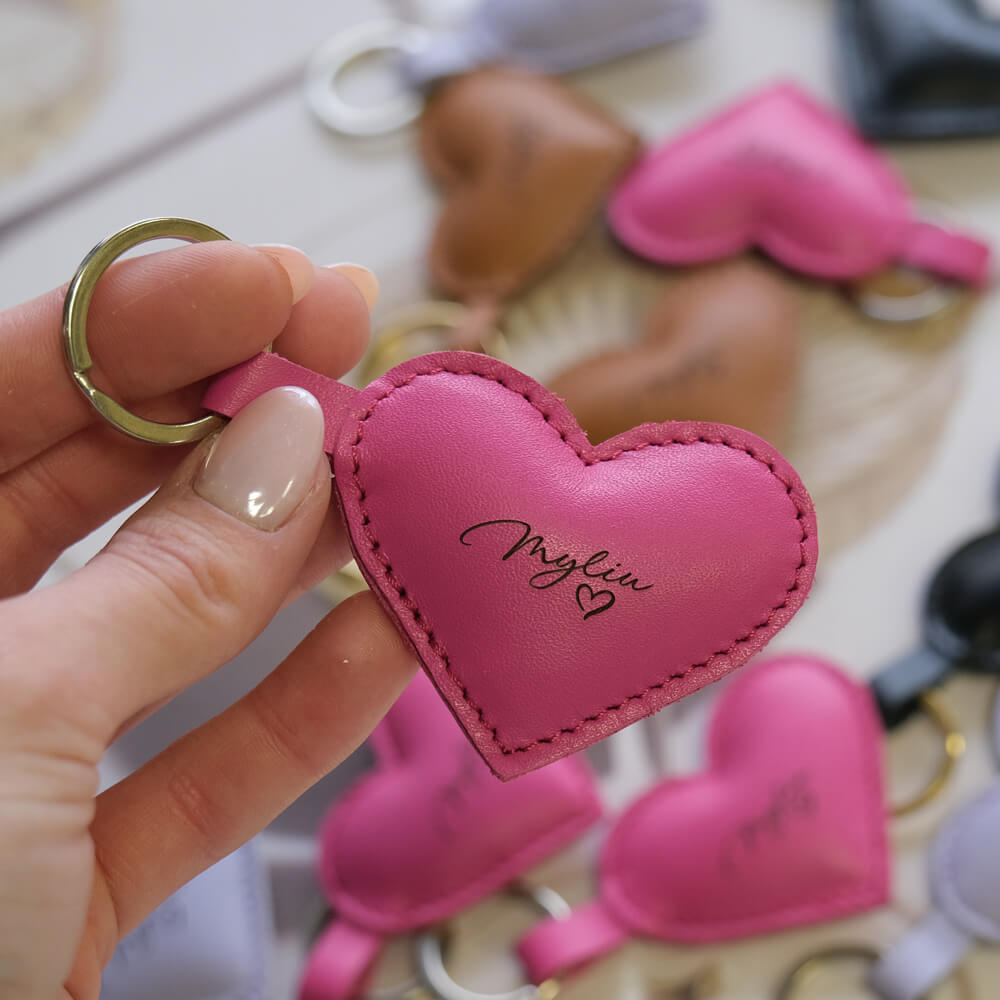 Natūralios odos raktų pakabukas Myliu